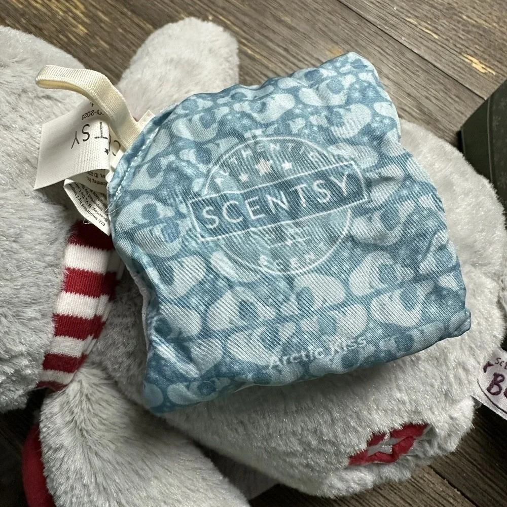 Holly The Hippopotamus‎ Scentsy Buddy NIB stuffed Animal Cuddle Soft New Baby